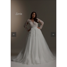  Plus size brudekjole med ærmer og blonder og tyl 